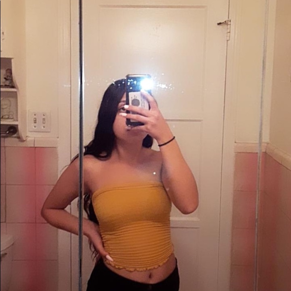 Meet your Posher, Nadia